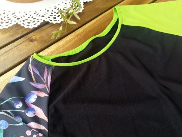 Sportovní tričko podzimní borůvčí - Image 2