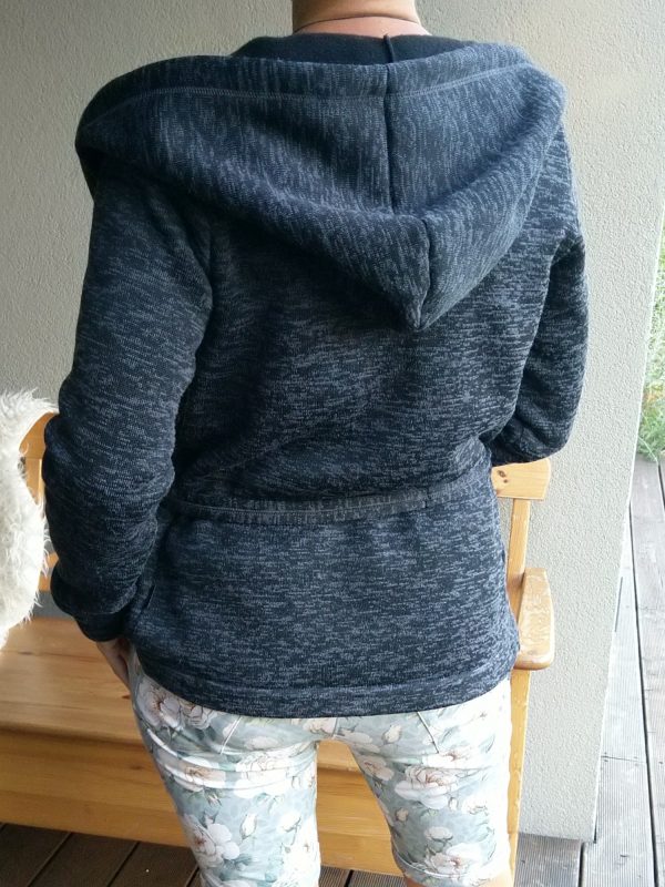 Teplý černý kardigan s kapucí - Image 7
