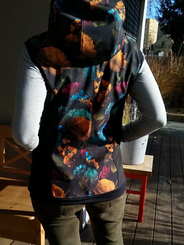 Softshellová vesta s květy - Image 11