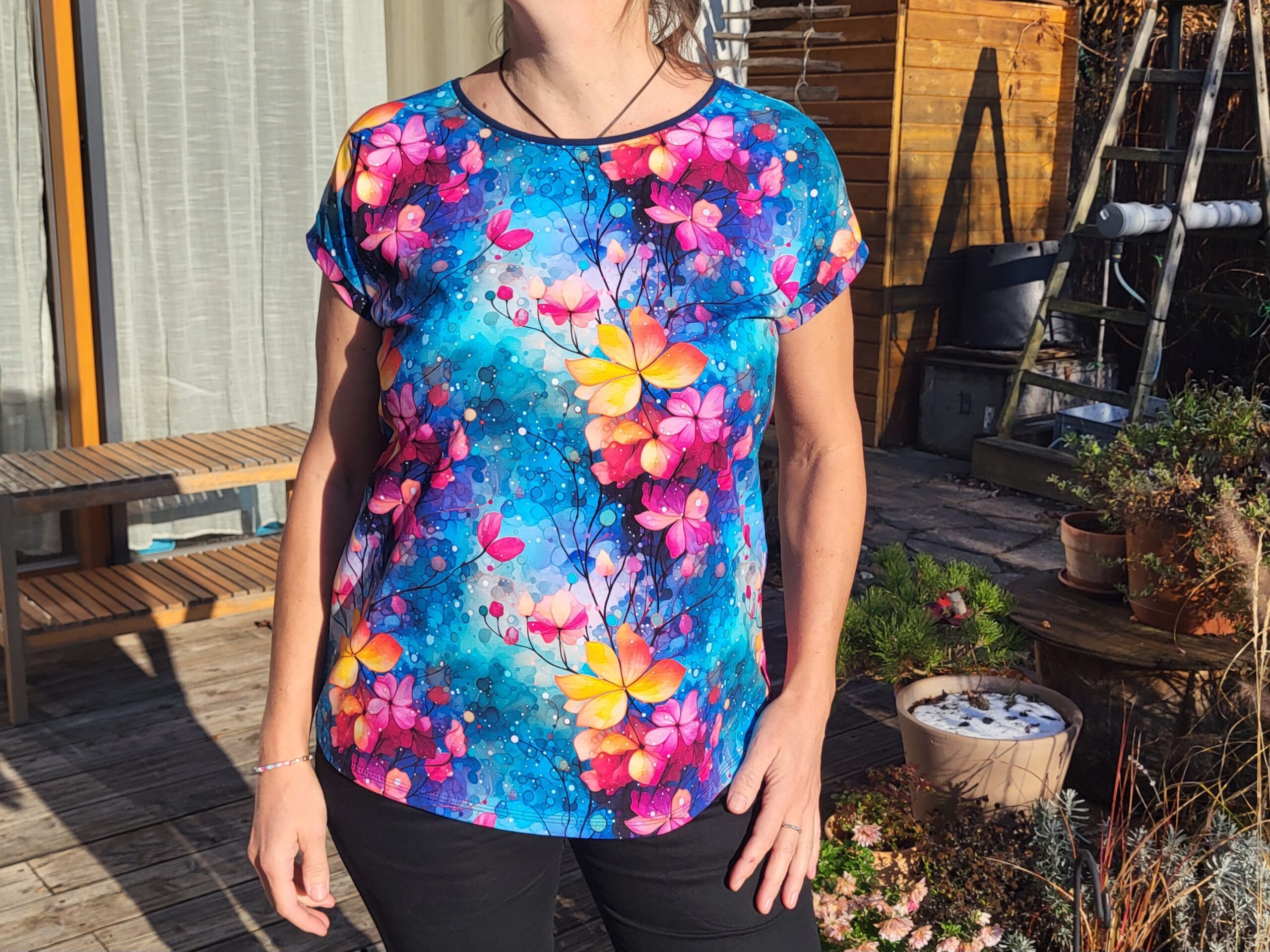 Veselé květy na modré